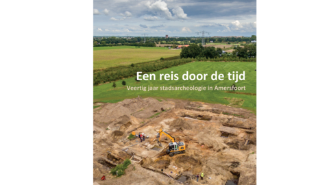Voorpagina van het boek Een reis door de tijd, met een afbeelding van een landschap